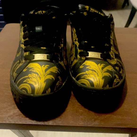Versace couture shoes - Picture 2 of 2